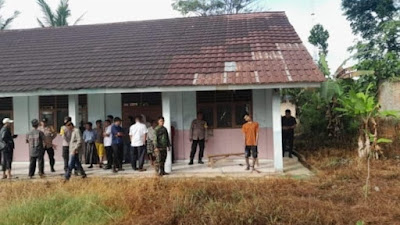 Diarea Sekolahan Kecamatan Bulok Seorang Remaja Laki Laki di Temukan Gantung Diri