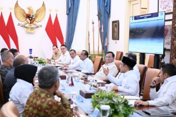 Presiden_Prabowo_Tekankan_Pendidikan_dan_Pemberdayaan_sebagai_Kunci_Pengentasan_Kemiskinan